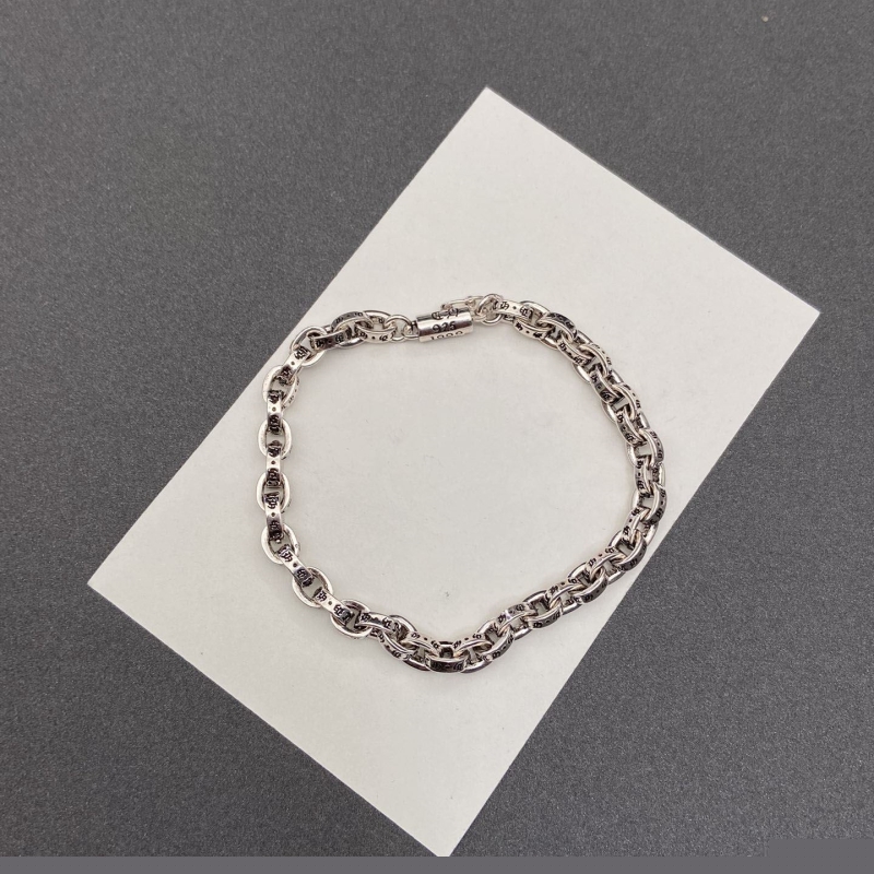 Ch**me He**ts bracelets